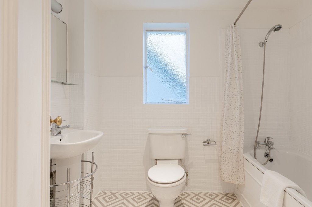 Images for Sussex Gardens, London, W2 EAID:2927346050 BID: